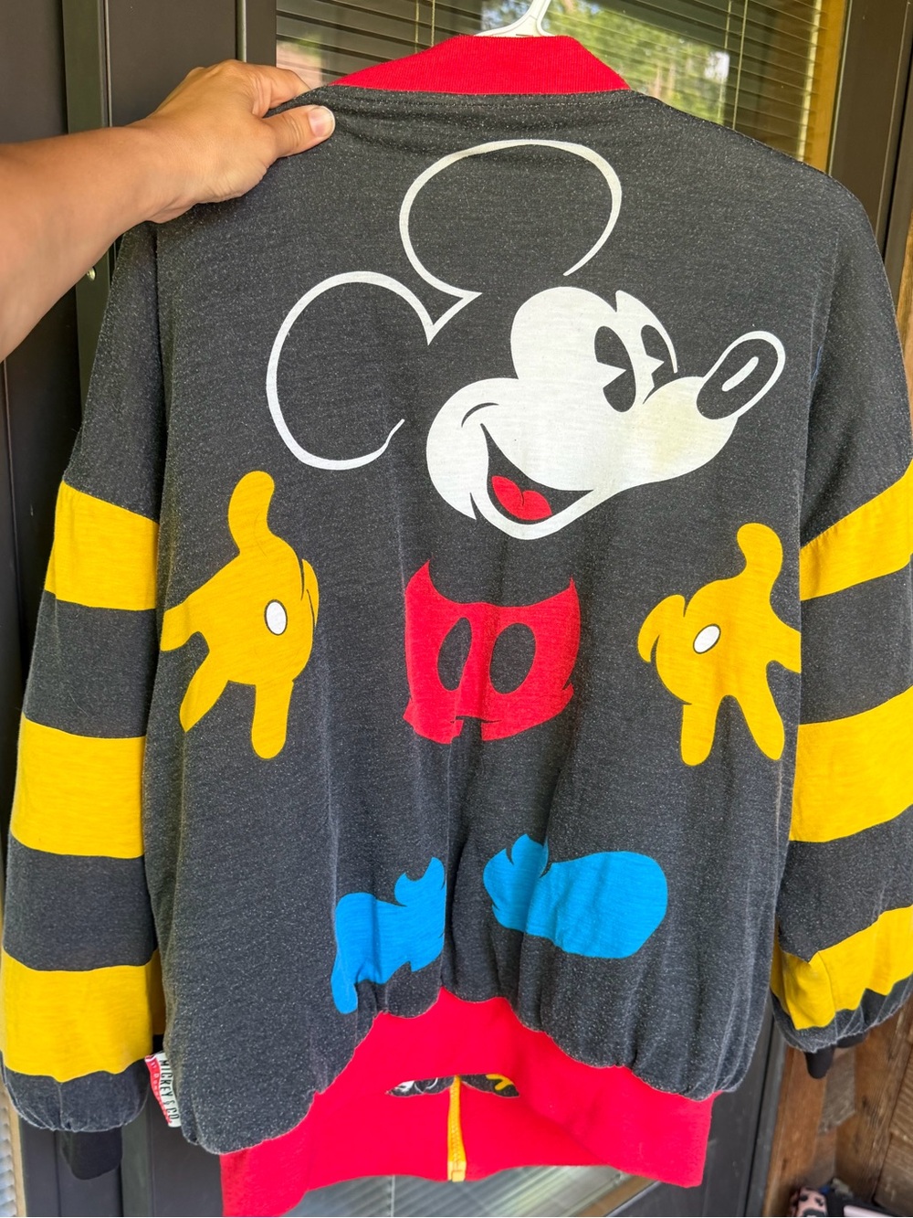 VTG DonnKenny reversible Mickey Mouse colorful puffer jacket w/collectible pin!